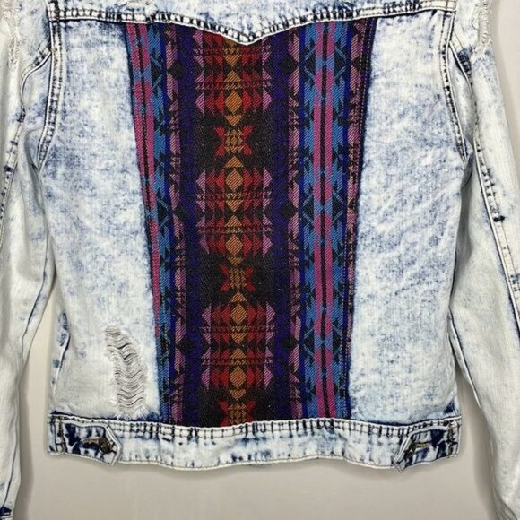 ChiQle Denim Small Distressed White Wash Multicolor Southwestern Jean Jacket - Picture 12 of 14